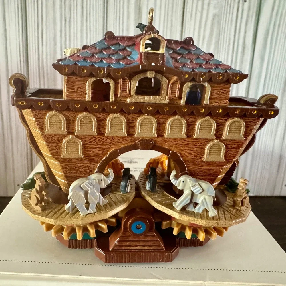 Hallmark Keepsake Noahs Ark Ornaments 2007 & 2006 Magic Motion Ken Crow Set